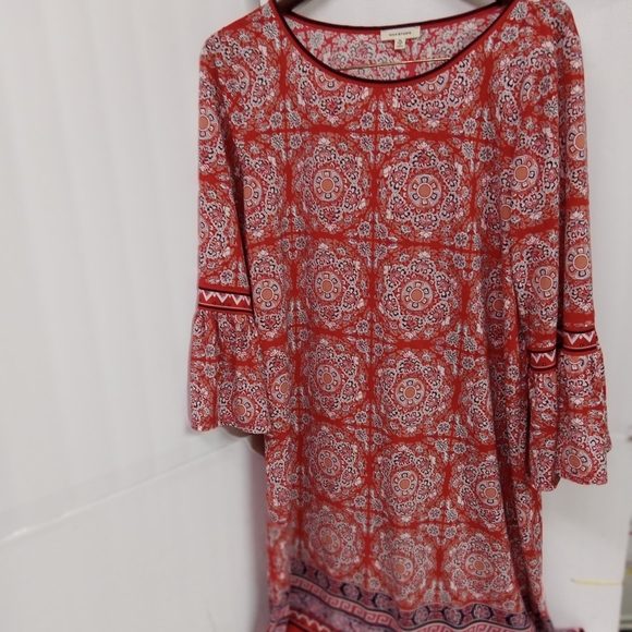Max Studio Dress Stretchy, Comfort Red & Blue extract ,Bell Sleeves Size XL - Picture 6 of 6